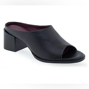 NWOT Aerosoles Ninole Slides Black Leather